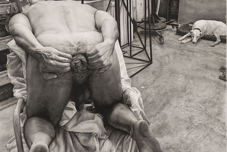 Capullo (2026). Carbonilla sobre papel maruflado, 200 x 140 cm