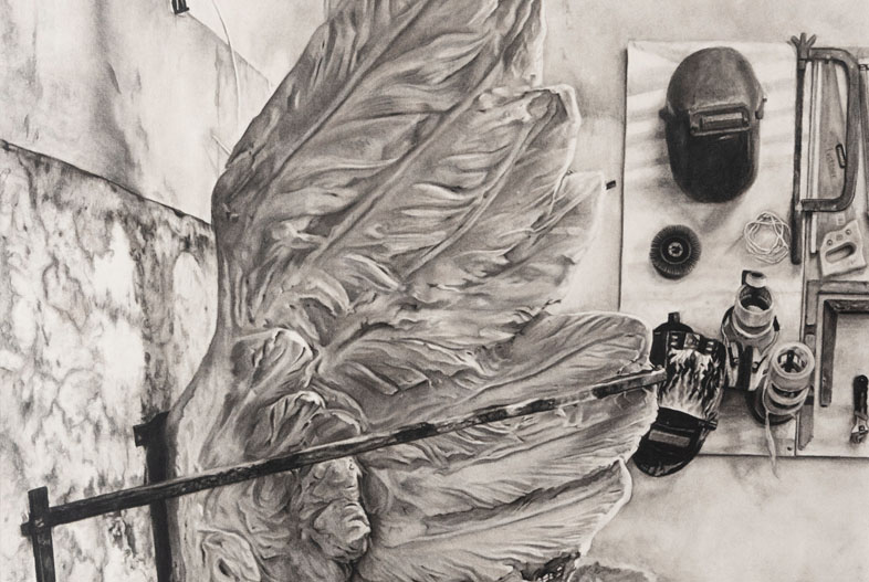 Ala (2022). Carbonilla sobre papel maruflado, 100 x 70 cm