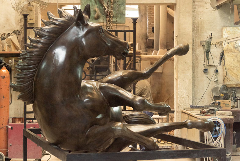 Valentino (2021). Bronce a la cera perdida, 300 x 300 x 200 cm