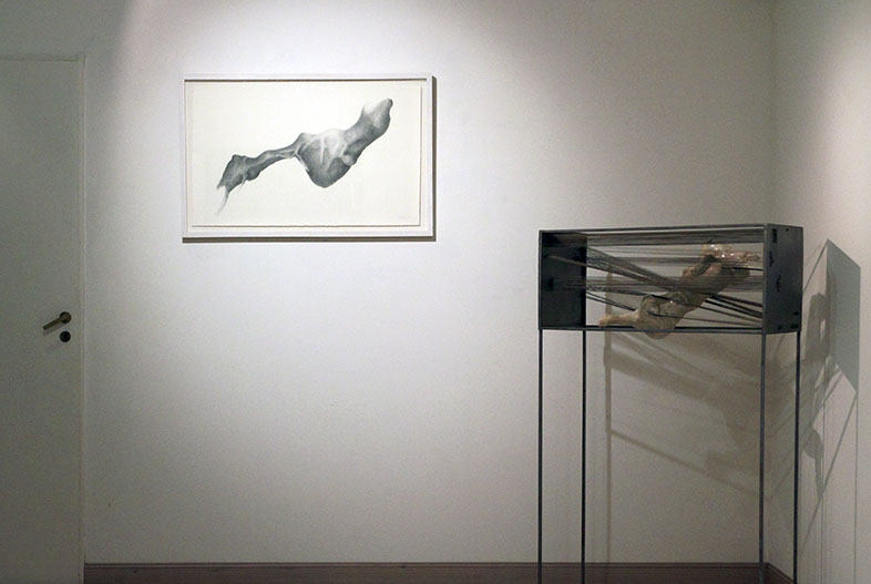 El doble es uno [The double is oneself]. Exhibition view
