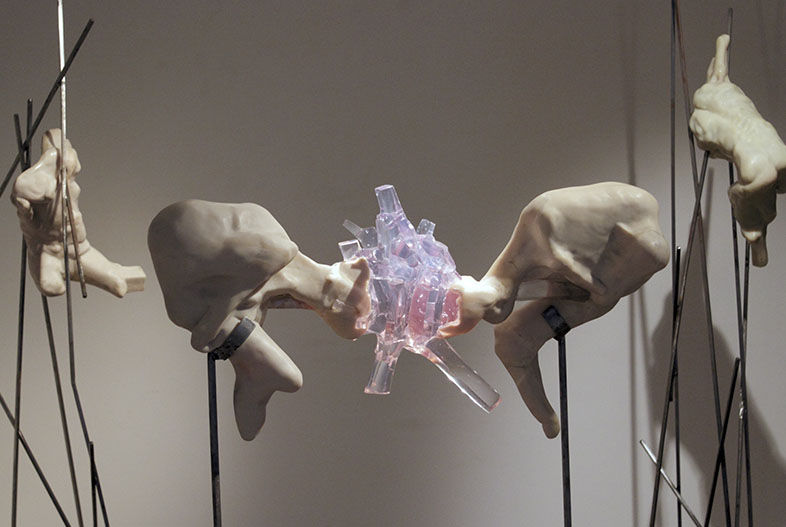 El doble es uno [The double is oneself]. Exhibition view