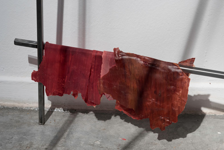 Cadalso (2016). Iron, wax and pigments, 350 x 100 x 120 cm